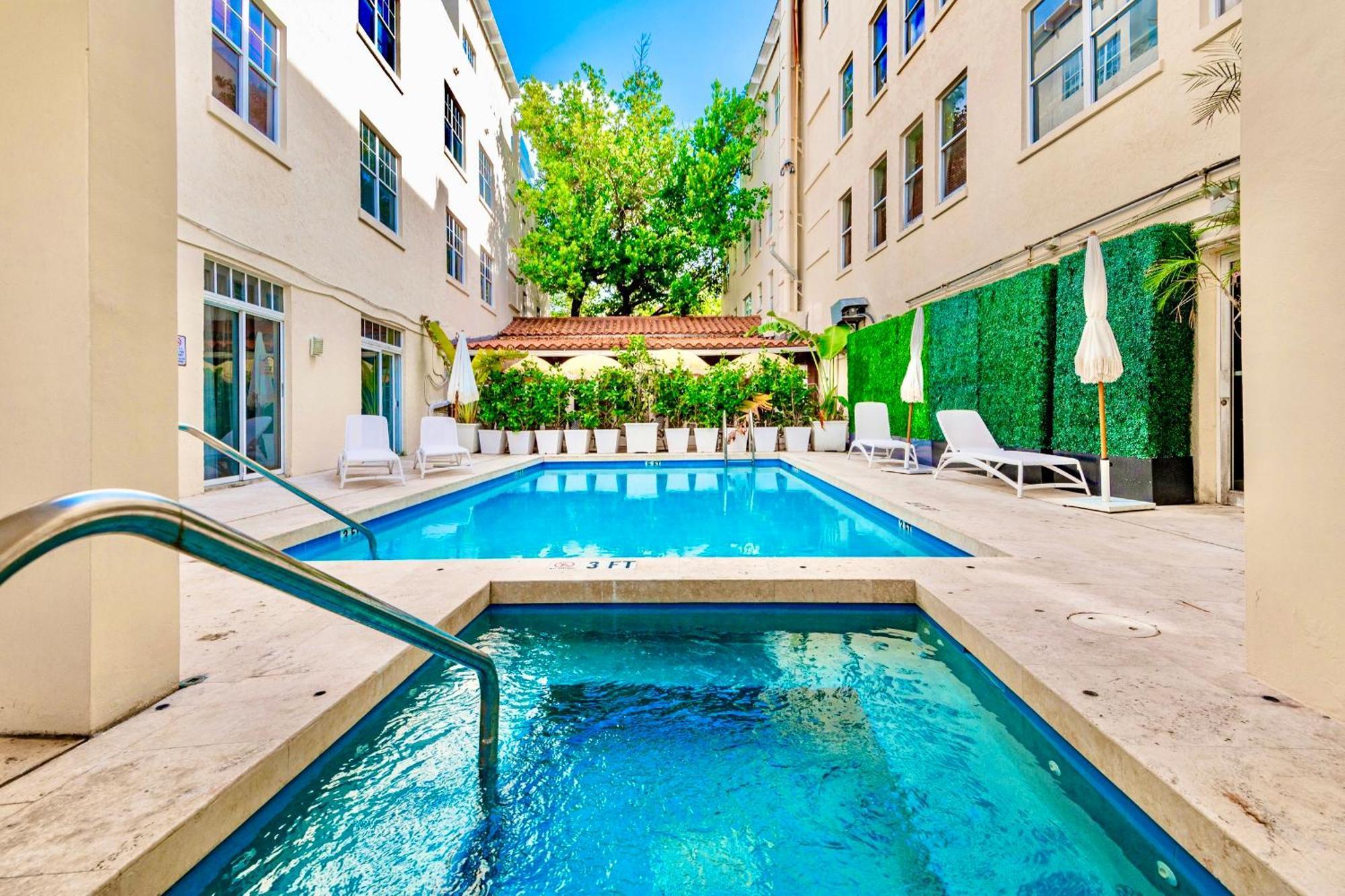 Slice Of Paradise Steps To The Beach- California King Bedroom And Sofa Bed Miami Beach Eksteriør billede